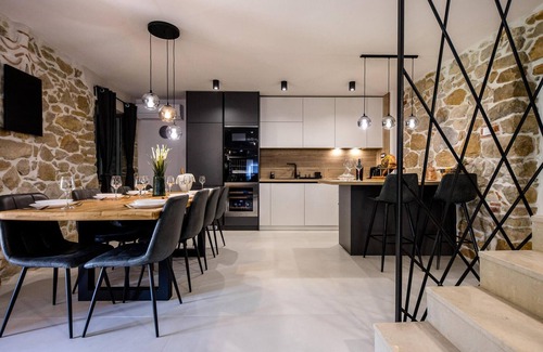 Rab House | 4 bedroom beautiful home in Mundanije