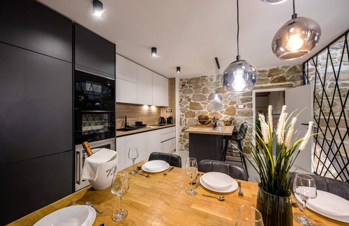 Rab House | 4 bedroom beautiful home in Mundanije