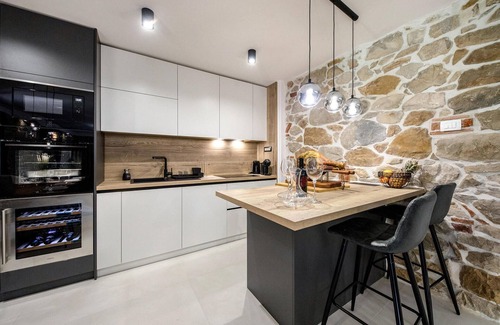 Rab House | 4 bedroom beautiful home in Mundanije