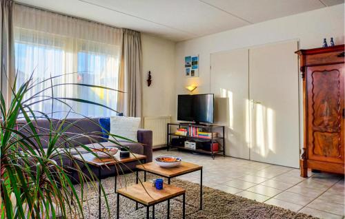 Wemeldinge House | 4 Bedroom Beautiful Home In Wemeldinge