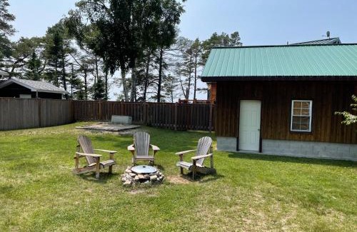 Manitoulin District House | 4 Bedroom Cottage on Manitoulin Island Next to Sand Beaches!
