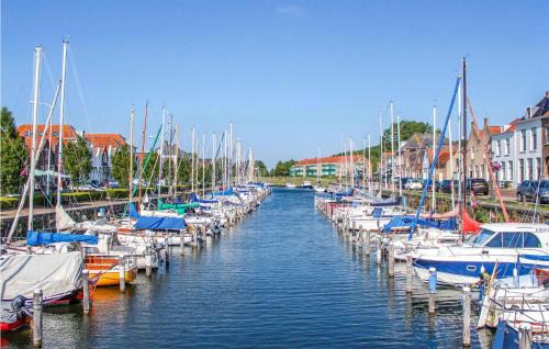 Zonnemaire House | 4 Bedroom Cozy Home In Zonnemaire