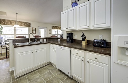 North Port House | 4 Bedroom + den, Pool home , WIFI, cable TV and Nationwide phone in home