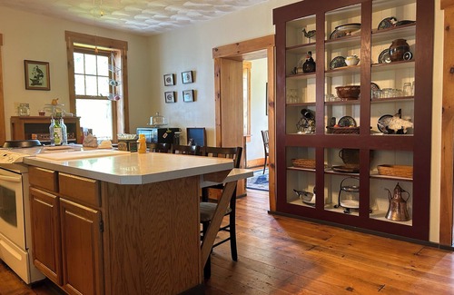 Coburn House | 4-bedroom farm house in Coburn with WiFi on beautiful 100 acre. n