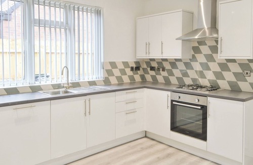 Newcastle-upon-Tyne Cottage | 4 bedroom accommodation in Benton, near Whitley Bay