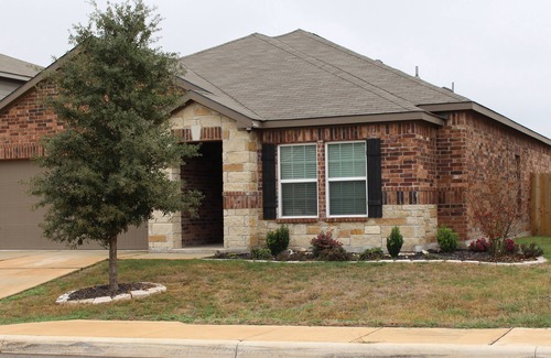 Medina Valley House | 4-bedroom home close to Sea World, Lackland AFB, & many other attractions!