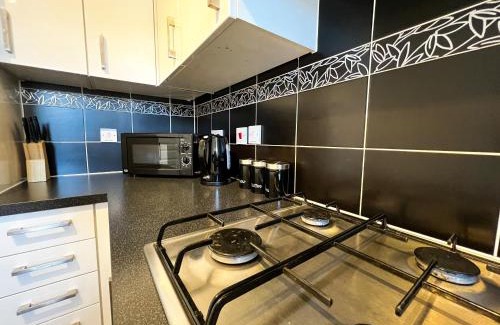 Ipswich House | 4 Bedroom house for Contractors,family,free parking,study,internet in ipswich