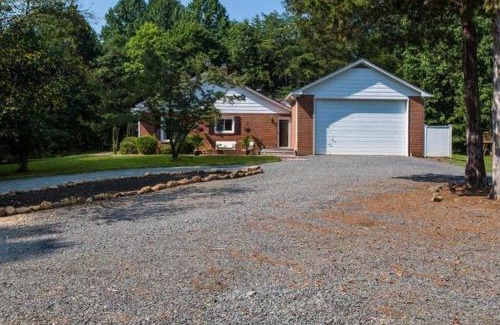 Catharpin House | 4 Bedroom house in 5-acre estate