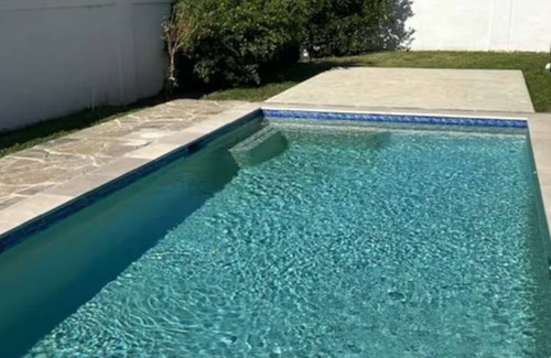 Laredo House | 4-bedroom house in Laredo with Pool,WiFi, AC. Close to TAMIU, Airport, Hospitals