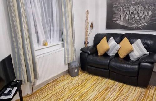 Clayhall House | 4 Bedroom Luxury Home with Garden in East London