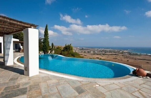 Drios Villa | 4 bedroom luxury villa with pool and amazing sea views