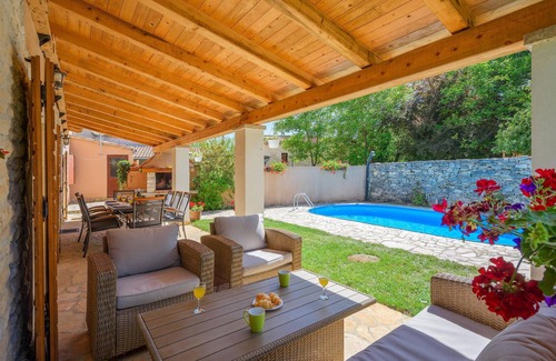 Gracisce House | 4 bedroom pet friendly home in Zminj