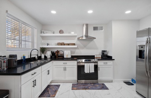 Maryvale House | 4 Bedroom Pool Home with Modern Amenities