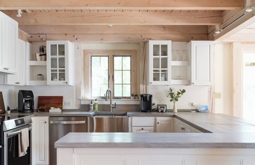 Canaan House | 4-bedroom Queechy Lake House with Private Dock and Fire Pit