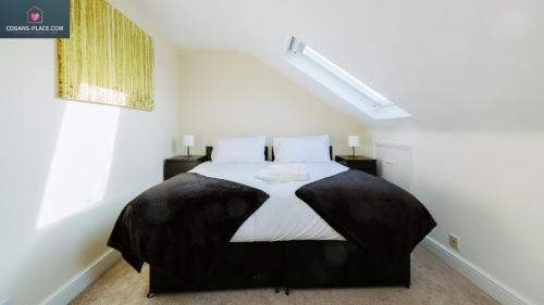 Shepherd's Bush Apartment | 4 bedroom Stunning Flat Near Westfield & Trains