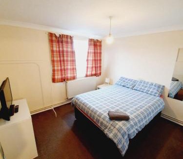 Thundersley Apartment | 4 Bedroom Thundersley Apartment
