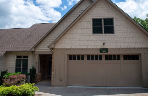 Conover House | 4 Bedroom Townhome in Rock Barn Golf & Spa