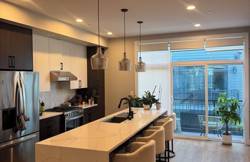 Kenwood House | 4-bedroom townhome in superb Chicago