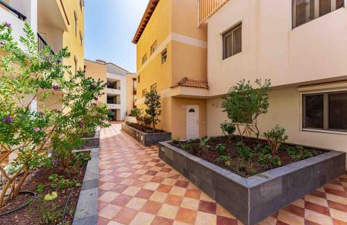 Los Cristianos Villa | 4 Bedroom Villa with Jacuzzi, heated Swimmingpool, front Ocean and view !