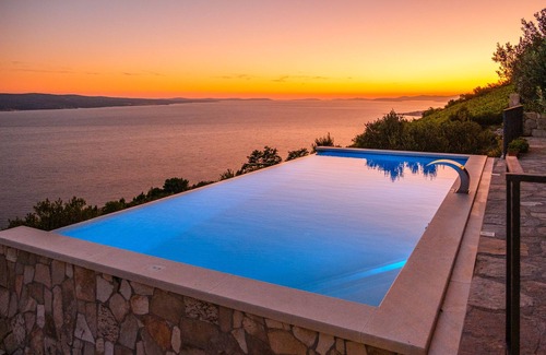 Stanici House | 4 bedroom villa with heated pool