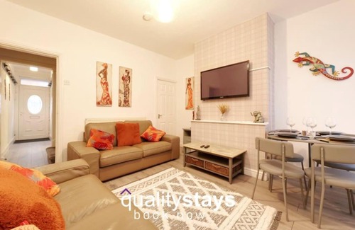 Newcastle-Under-Lyme House | 4 bedroomed home in Newcastle-under-Lyme