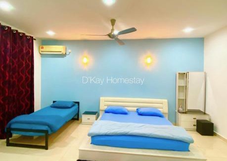 Bandar Sri Sendayan House | 4 Bedrooms Homestay, Fully Aircond in Sendayan by D'KAY HOMES I 10-15 pax
