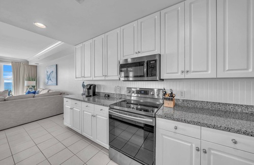 Silver Sands Beach Condo | 4 BR En Soleil Directly on Gulf, 5th floor, Beautiful with Best Views!