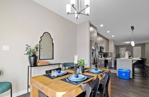 North Central Edmonton House | 4 BR | Yard | Garage | Near Commonwealth & Rogers!