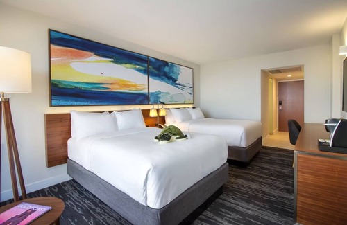 Central Beach Hotel | 4 Elegant Beach Units with Views & Walkable Fort Lauderdale Location