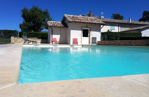 Charentay Cottage | 4 “épis” charming gîte with pool in the Beaujolais – pets are allowed