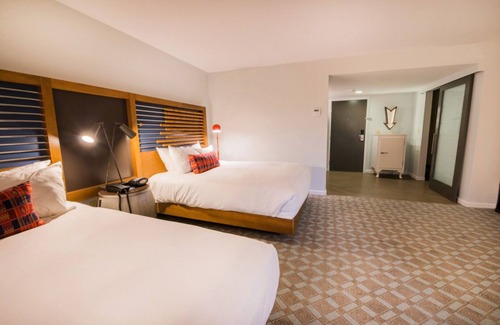 Santa Cruz Hotel | 4 Family Ready Rooms | Resort w/Stunning Santa Cruz Mountains