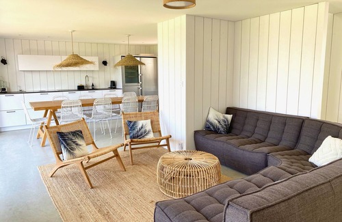 Landeda House | 4* Luxury house - Wonderful Seaview - Pool - Sandbeach around the house