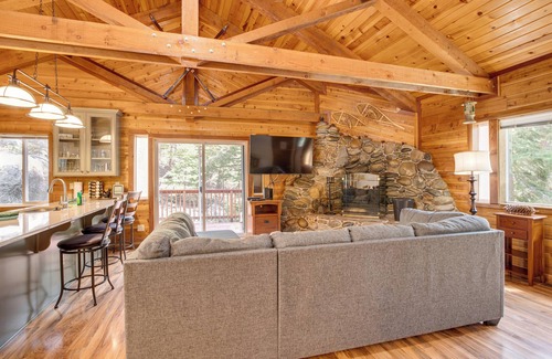 Upper Kingsbury House | 4 Mi to Beach: Lake Tahoe Mountain Retreat!