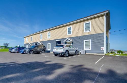 Erie Apartment | 4 Mi to Lake Golf-View Erie Condo with Porch