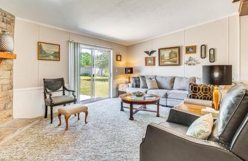 Elizabeth House | 4 Mi to Norfork Lake Country Stay with Farm Views!
