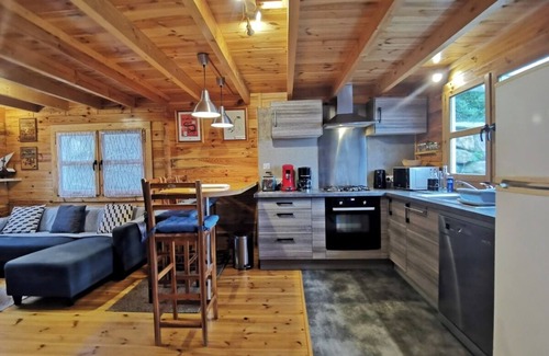 Plouarzel Ski Chalet | 4-person chalet overlooking the Mer d'Iroise, beaches 150 m away