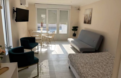 Lunel Apartment | 4-person studio with private pool and jacuzzi