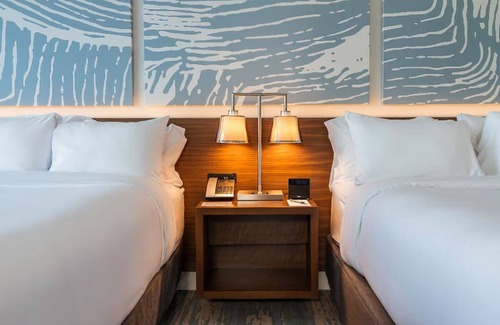 Central Beach Hotel | 4 Relaxing Beach Units Near Art, Dining & Oceanfront Parks