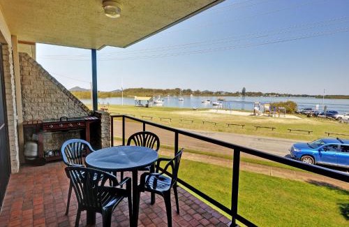 Hawks Nest House | 4 Rio Vista