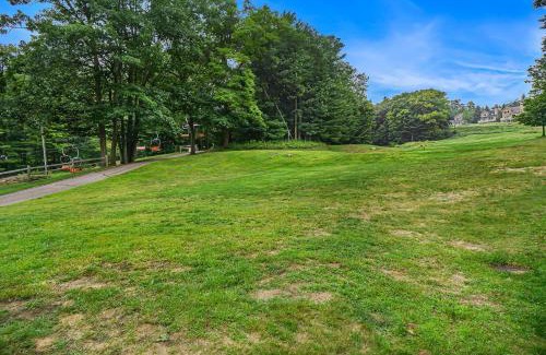 Maple City Apartment | 4 Skippers Wood #1