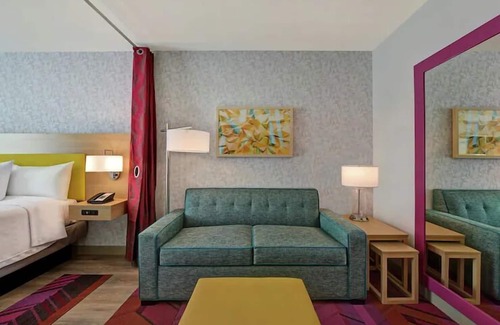 West Palm Beach House | 4 Spacious Suites, Next to Outlets w/Fitness & Laundry Facility