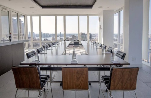 SoHo House | 4 Spacious Units! Parking, Pets Allowed Close to Elizabeth Street Garden!
