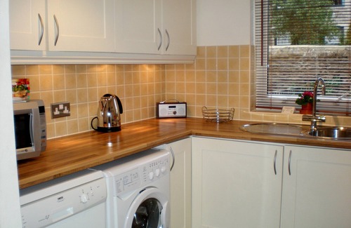 Swanage Apartment | 4 Star rated, 2 Bedrooms, close to beach & Town, free WiFi, reserved parking