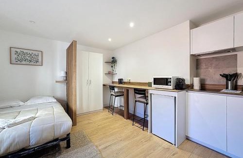 Clermont Ferrand City Centre Apartment | 4 Studios modernes climatisés 8 personnes
