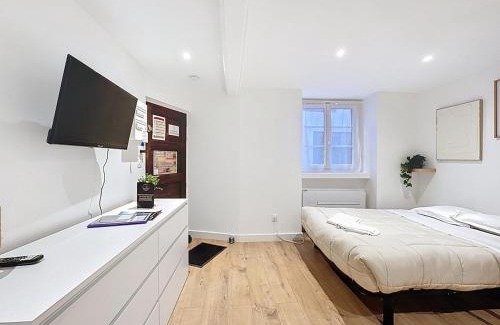 Clermont Ferrand City Centre Apartment | 4 Studios modernes climatisés 8 personnes