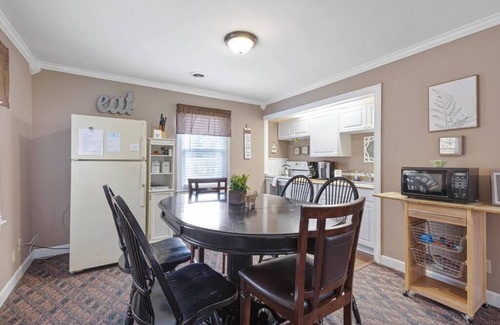 Goodlettsville House | 4× Superhost! Brenda Lee 4BR Retreat | Pool + Hot Tub