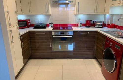 Windsor City Centre Apartment | 4 The Courtyard Central Windsor 2BR