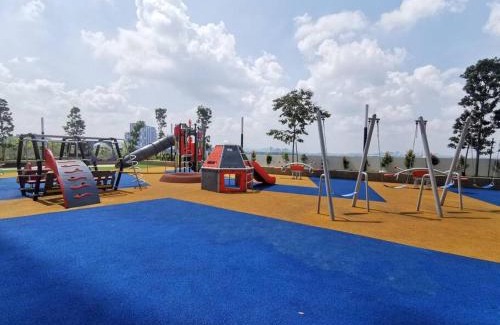 Kampung Bukit Dukong Apartment | 4 Traders Garden 1 Bedroom Pool View Netflix WiFi