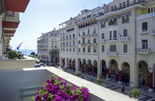 Thessaloniki City Centre Apartment | 4 Travelers