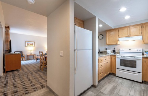 Baristo Hotel | 4 Units w/Kitchen | Pool & Free Parking | Palm Springs Stay